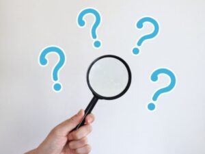 ネイビー外壁の汚れはどう見える？